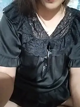 Snapshot of -Paige- chatting on June 21, 2026, 12:52 pm -Paige- online show from June 21, 2026, 12:52 pm