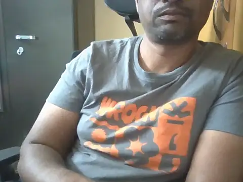 Snapshot of mpl_sub4 chatting on November 27, 2025, 12:40 pm mpl sub4 online show from November 27, 2025, 12:40 pm