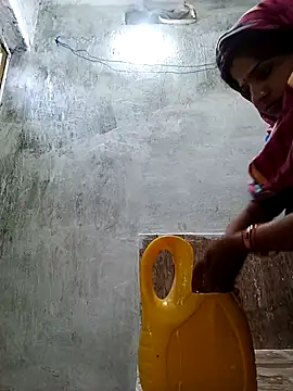 Karishma cute online show from November 8, 2025, 1:17 am