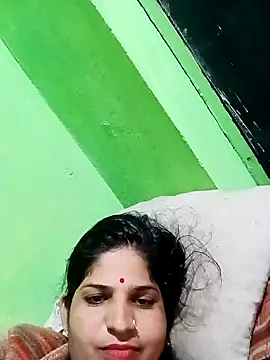 Karishma cute online show from November 17, 2025, 12:38 am