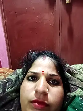 Karishma cute online show from November 24, 2025, 11:15 pm