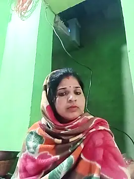 Karishma cute online show from November 25, 2025, 11:21 am