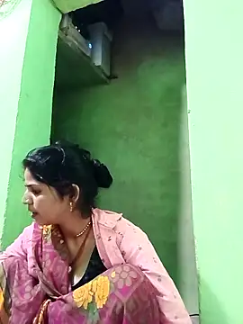 Karishma cute online show from November 28, 2025, 2:14 am