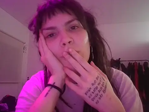 miapink33 online show from October 23, 2025, 1:05 am