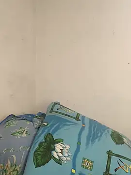 MiraCastellon online show from January 15, 2026, 11:48 am