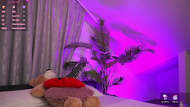 TenderSin online show from April 10, 2026, 1:44 am