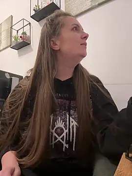 Amy  Leee  online show from February 4, 2026, 3:07 pm