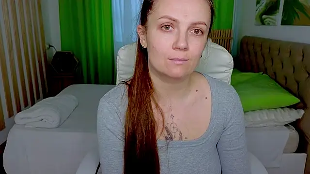 Amy  Leee  online show from March 4, 2026, 1:39 pm