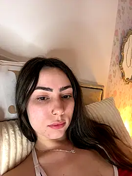 Baby Mia pires online show from October 29, 2025, 2:36 am