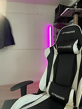 ericiii online show from February 19, 2026, 3:24 am