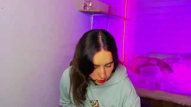 Emily Lindey online show from November 29, 2025, 3:09 am