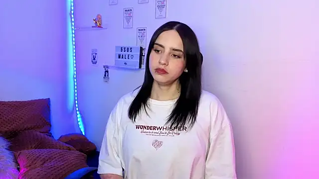 Emily Lindey online show from February 10, 2026, 3:43 am