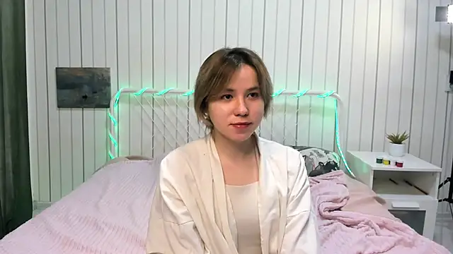 AlisiaEthen online show from November 30, 2025, 8:24 pm