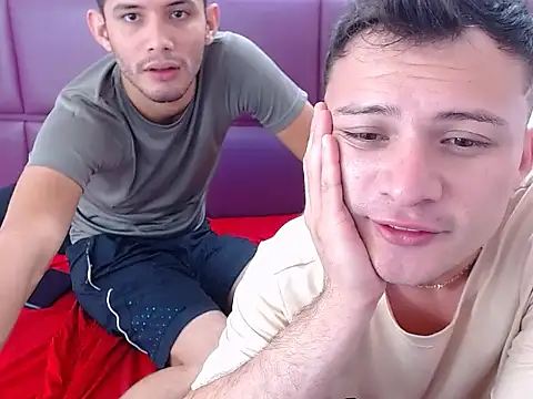 Snapshot of Alejo_Perez chatting on October 19, 2025, 2:50 pm Alejo Perez online show from October 19, 2025, 2:50 pm