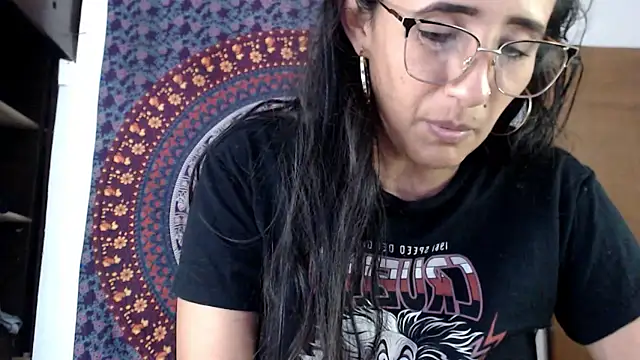 Lucyy Naugthy online show from January 5, 2026, 6:11 pm