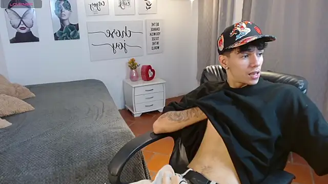 AmethystShadow17 online show from November 5, 2025, 3:45 pm