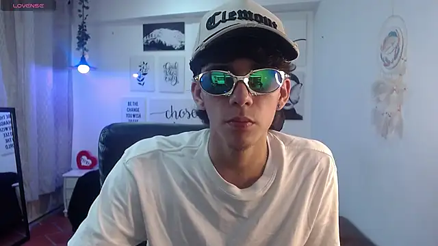 AmethystShadow17 online show from February 6, 2026, 7:39 pm