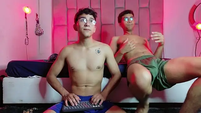 Desire4Duo online show from March 3, 2026, 10:32 am