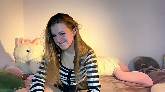 AnnamariaVieu online show from November 25, 2025, 4:40 pm