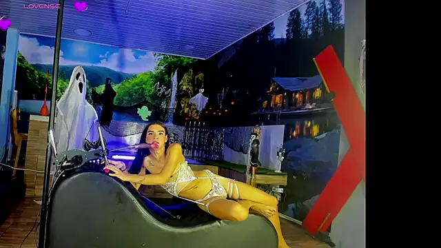 Zakura hot 25 online show from October 17, 2025, 4:15 am