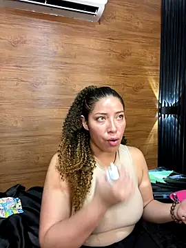 Yvonny27 online show from October 28, 2025, 3:14 pm