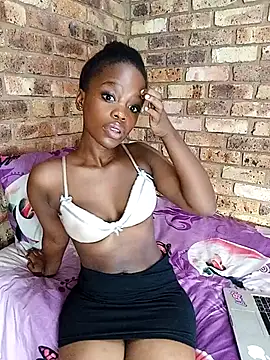 Snapshot of TinyThick chatting on November 5, 2025, 12:16 pm TinyThick online show from November 5, 2025, 12:16 pm