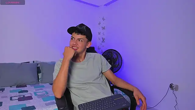 Snapshot of Axel_Cody_ chatting on October 26, 2025, 12:00 pm Axel Cody online show from October 26, 2025, 12:00 pm