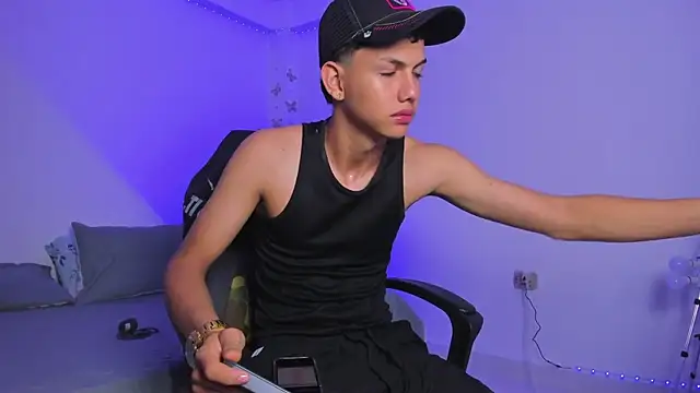 Snapshot of Axel_Cody_ chatting on October 31, 2025, 11:33 am Axel Cody online show from October 31, 2025, 11:33 am