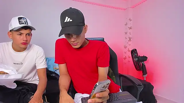 Snapshot of Axel_Cody_ chatting on November 12, 2025, 9:03 pm Axel Cody online show from November 12, 2025, 9:03 pm