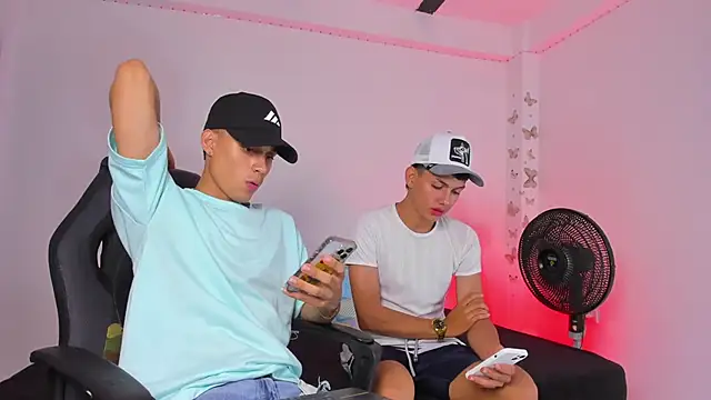 Snapshot of Axel_Cody_ chatting on November 17, 2025, 7:19 pm Axel Cody online show from November 17, 2025, 7:19 pm