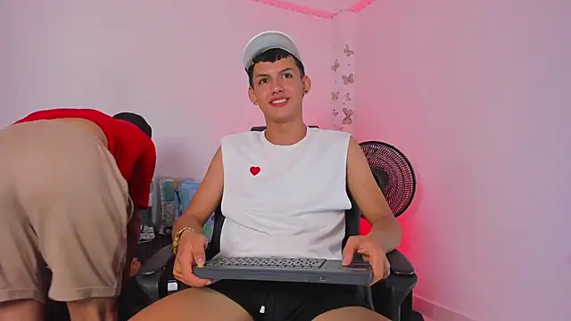 Snapshot of Axel_Cody_ chatting on November 19, 2025, 8:20 pm Axel Cody online show from November 19, 2025, 8:20 pm