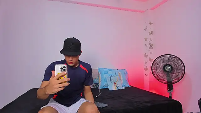 Snapshot of Axel_Cody_ chatting on November 21, 2025, 7:56 pm Axel Cody online show from November 21, 2025, 7:56 pm