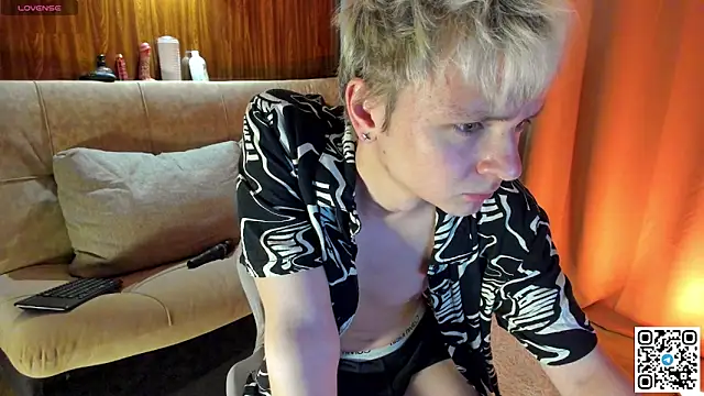 Snapshot of Logan_mett chatting on May 2, 2026, 5:07 pm Logan mett online show from May 2, 2026, 5:07 pm
