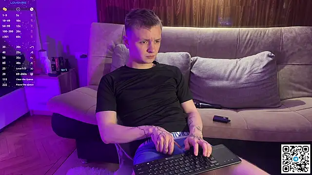 Snapshot of Logan_mett chatting on May 25, 2026, 6:03 pm Logan mett online show from May 25, 2026, 6:03 pm