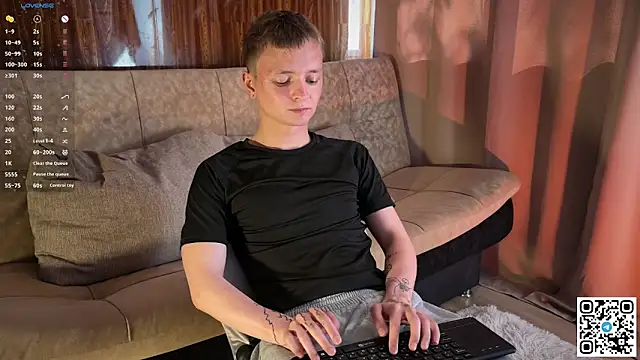 Snapshot of Logan_mett chatting on June 8, 2026, 12:27 pm Logan mett online show from June 8, 2026, 12:27 pm