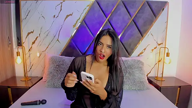 Snapshot of sarayofficial chatting on May 21, 2026, 5:14 am sarayofficial online show from May 21, 2026, 5:14 am