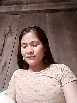 Snapshot of Lyssa-a chatting on May 8, 2026, 1:33 am Lyssa-a online show from May 8, 2026, 1:33 am