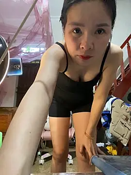 Listen-ly online show from November 22, 2025, 4:00 am