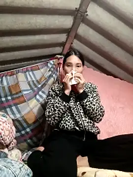 -Kem-01 online show from November 4, 2025, 1:27 am