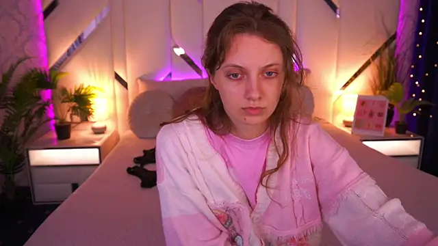 CuteeFoxy online show from March 13, 2026, 1:51 pm