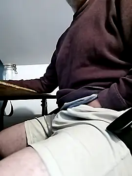 nicolaspgarnier online show from November 6, 2025, 6:20 pm