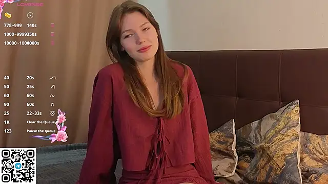 Erosyne online show from November 30, 2025, 5:06 pm