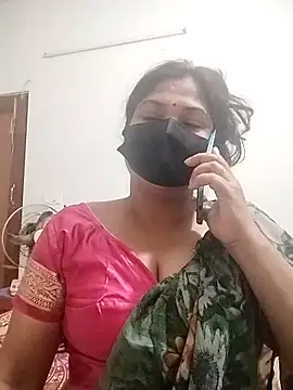 Hot Boude online show from November 5, 2025, 2:06 pm