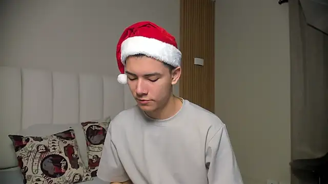 Snapshot of FireGuy_99 chatting on December 18, 2025, 12:44 pm FireGuy 99 online show from December 18, 2025, 12:44 pm