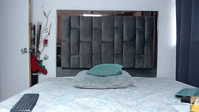 Salmma Milf online show from November 28, 2025, 11:35 am