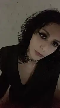 Snapshot of yvessblue chatting on November 30, 2025, 4:16 am yvessblue online show from November 30, 2025, 4:16 am