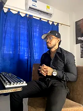 Kylian Alessandro online show from October 27, 2025, 3:27 pm