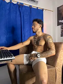 Kylian Alessandro online show from October 29, 2025, 2:58 am