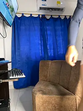 Kylian Alessandro online show from November 20, 2025, 1:44 pm