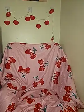 LucyMiax online show from February 18, 2026, 8:27 pm